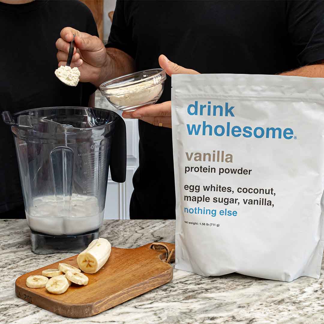 vanilla protein powder 28 servings lifestyle image 2